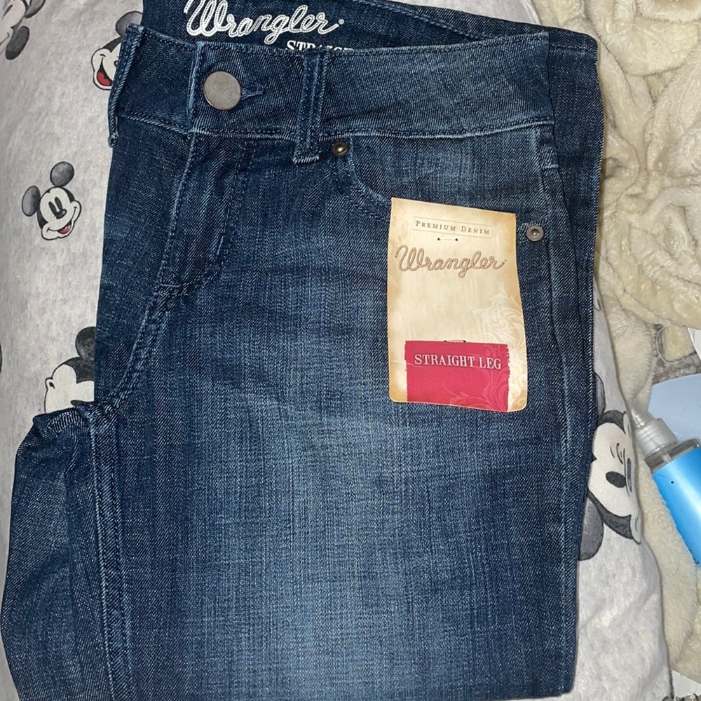 Brand New Straight Leg Wranglers - Size 0/32